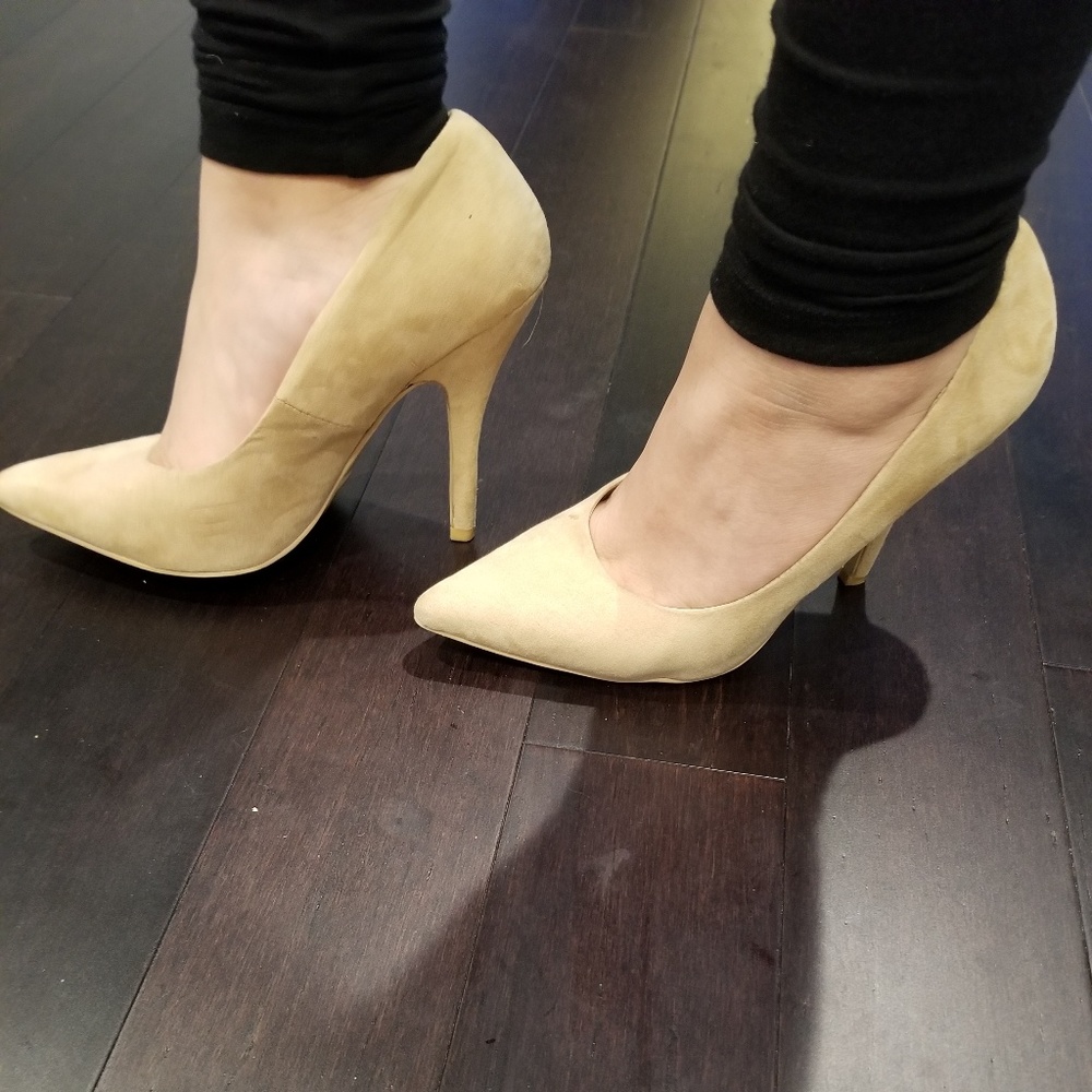 Forever 21 suede pumps